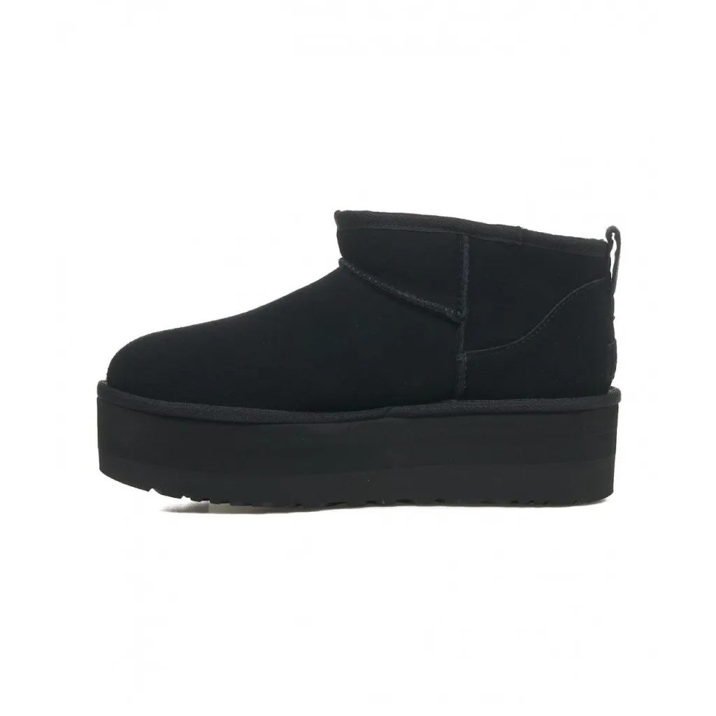 Boots Classic Ultra Mini Platform nero