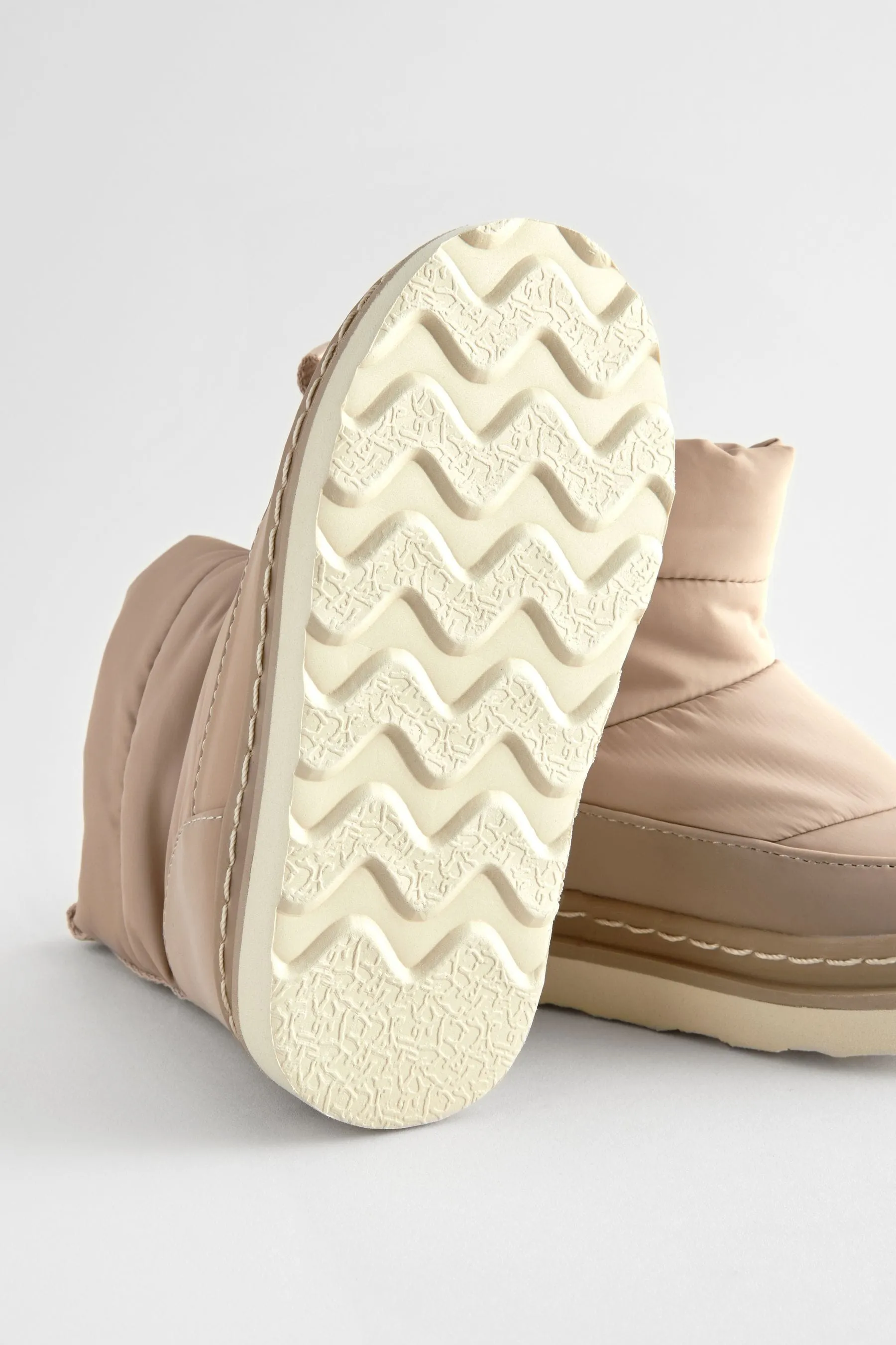 Quilted Warm Lined Water Repellant Boots    