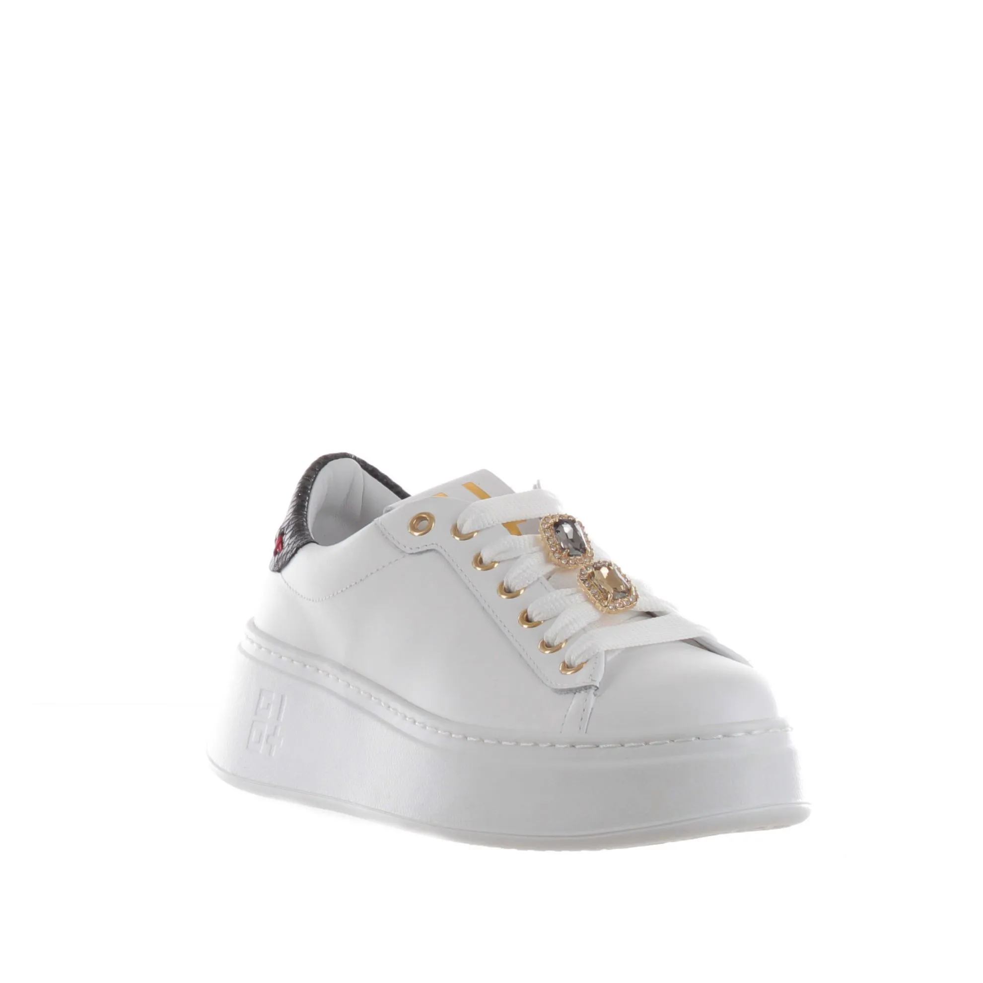 Sneaker in pelle con accessorio gioiello