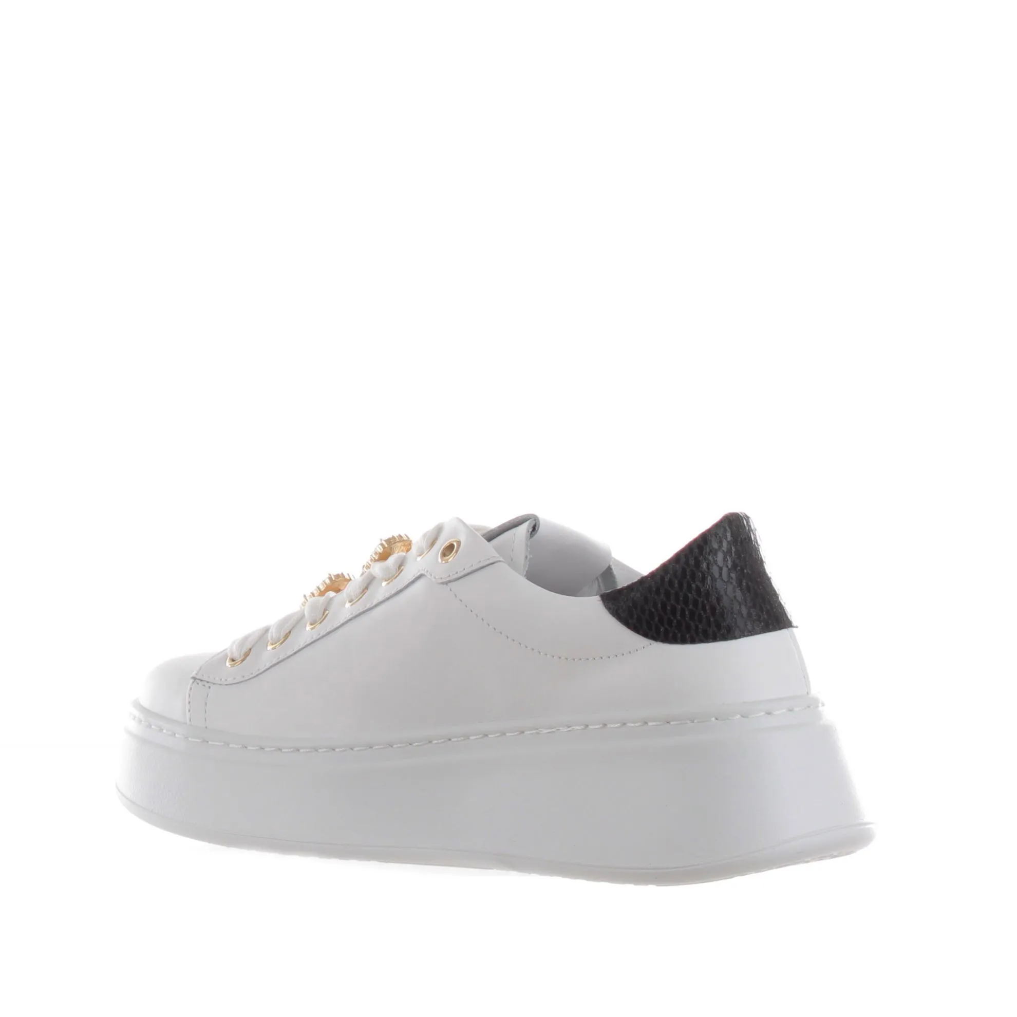 Sneaker in pelle con accessorio gioiello