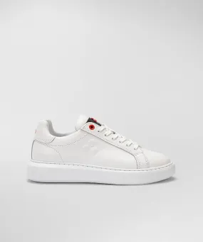 Sneaker in pelle con logo goffrato