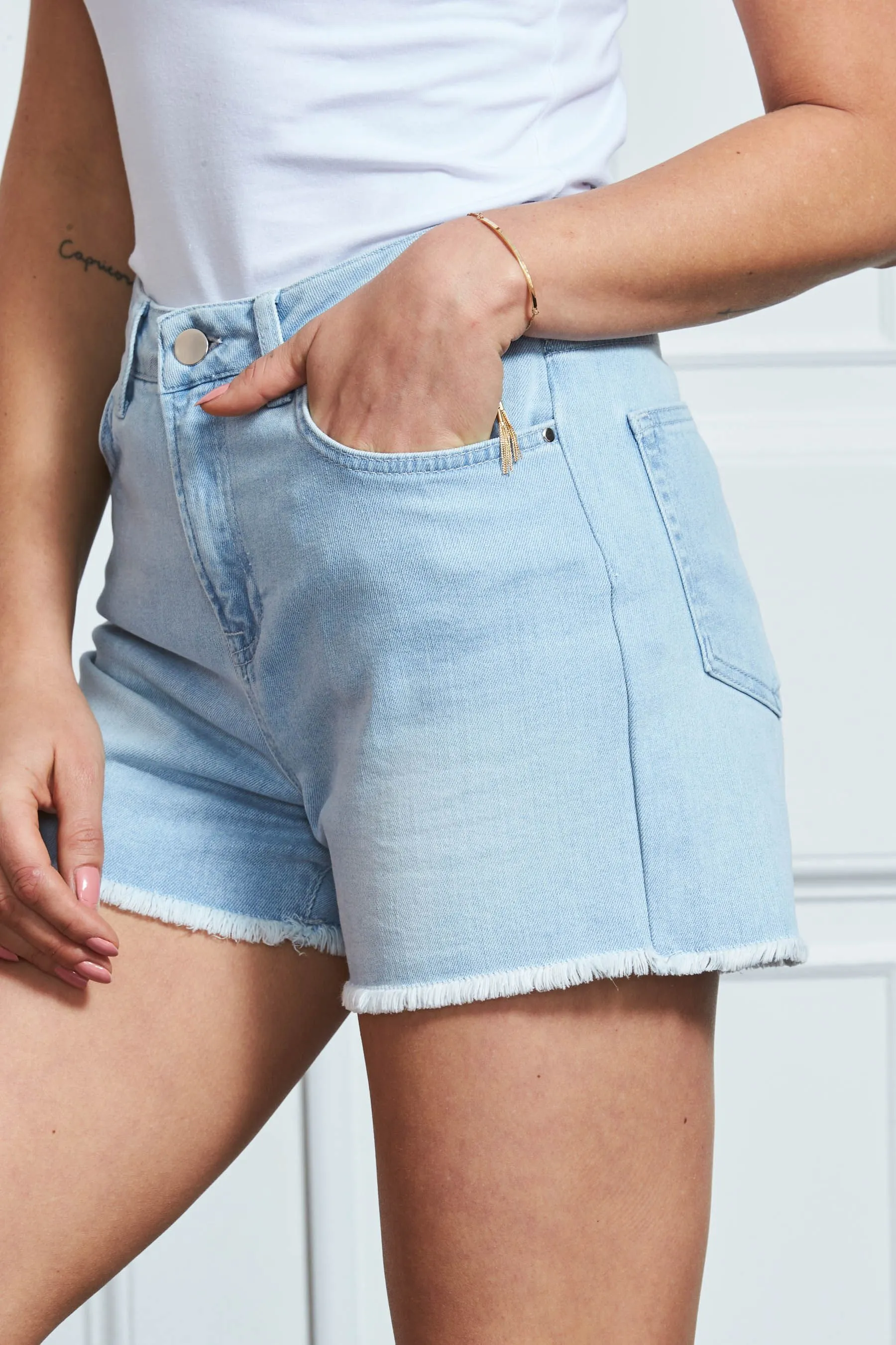 Sosandar - Shorts con bordi grezzi in denim    