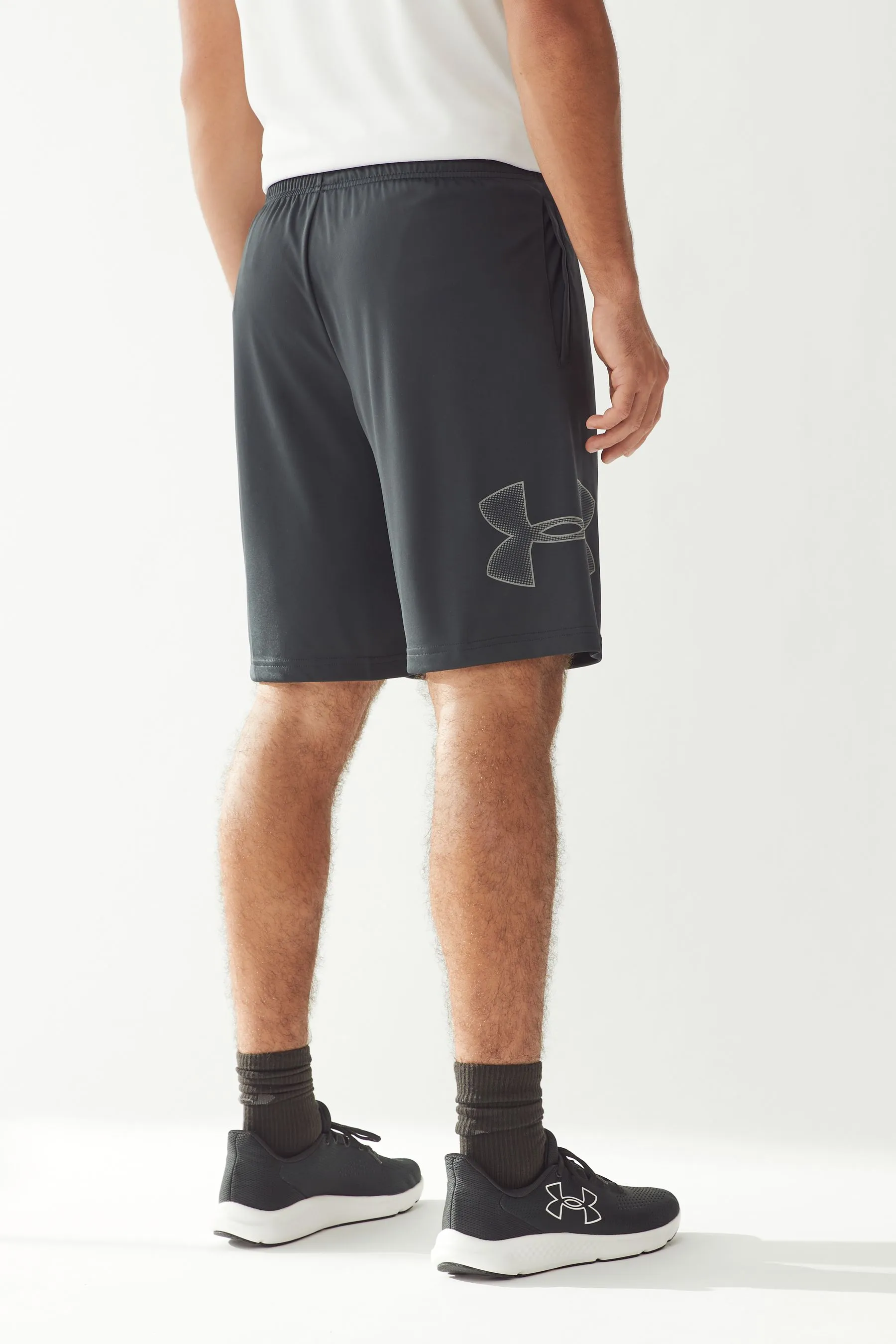 Under Armour - Shorts tecnici con grafica    